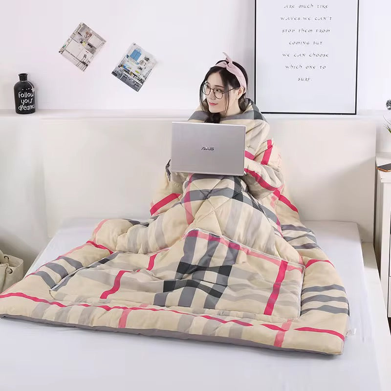 Sleeve Comforter with Polyester