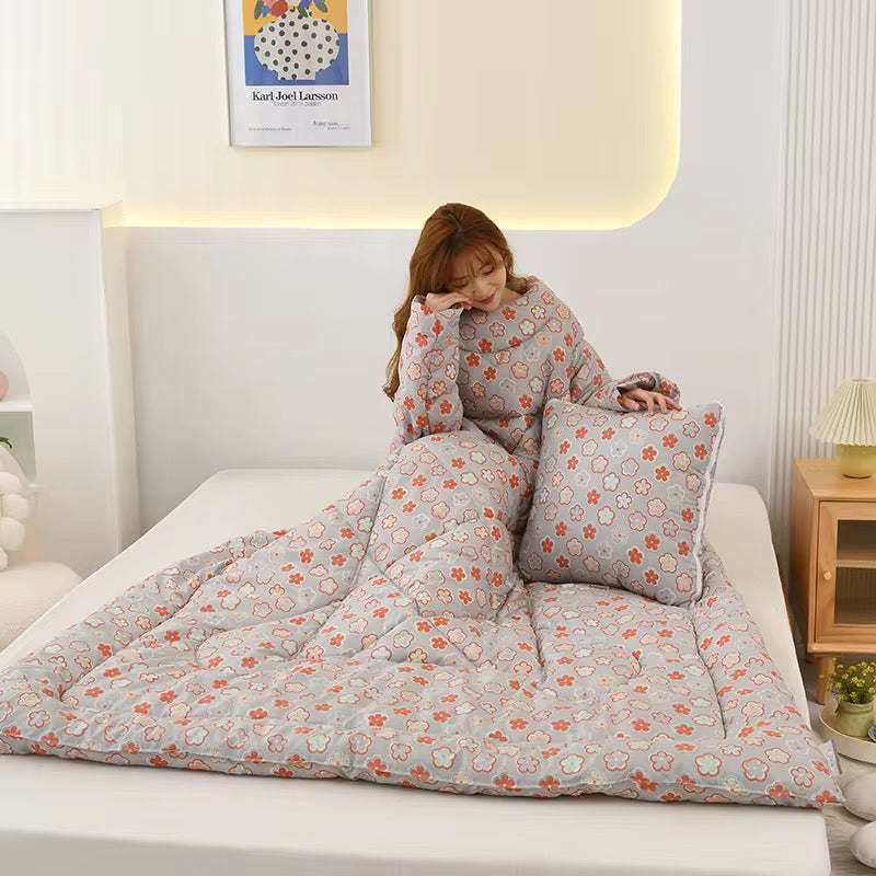 Sleeve Comforter with Polyester